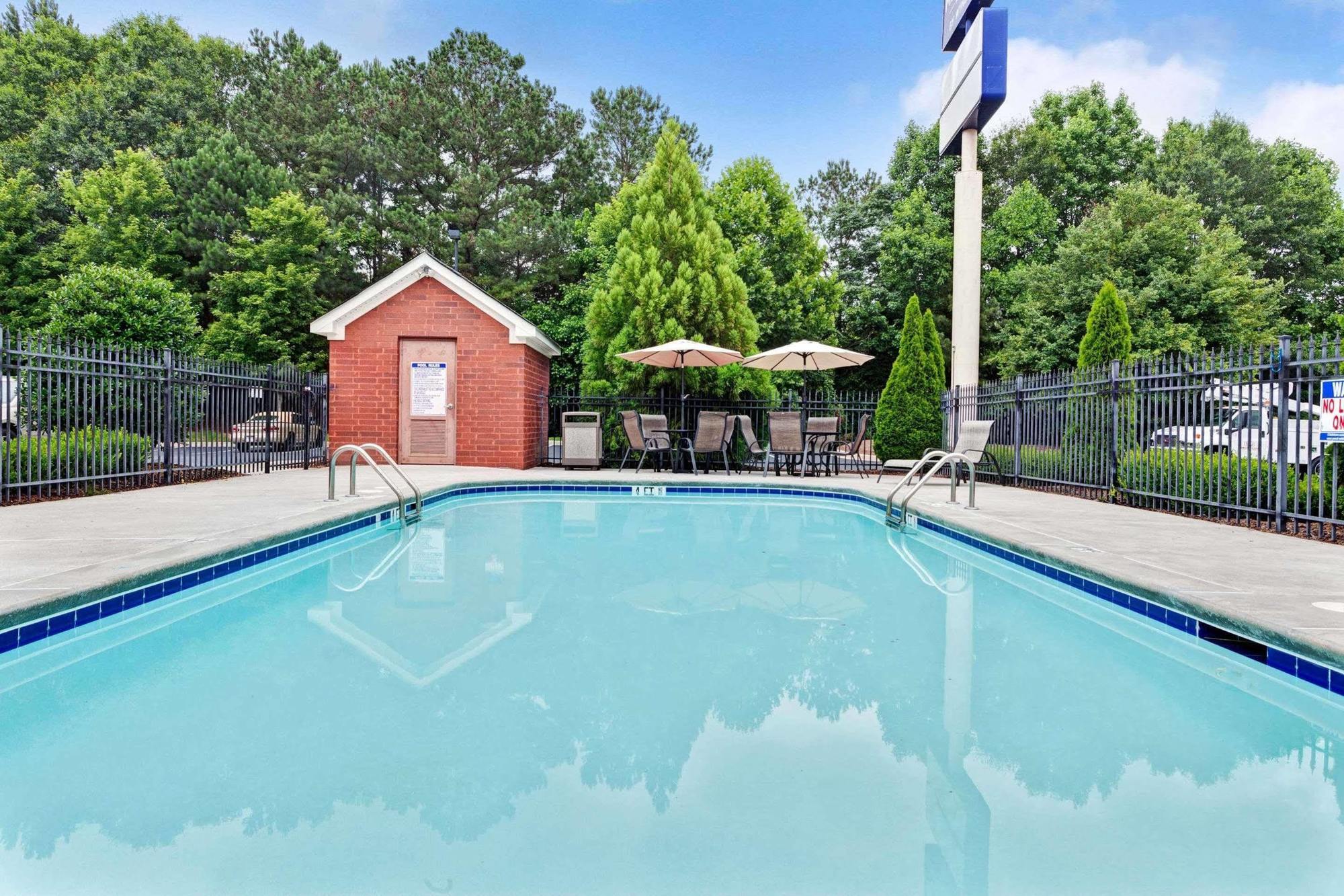 Microtel Inn & Suites By Wyndham Woodstock/Atlanta North Exteriör bild