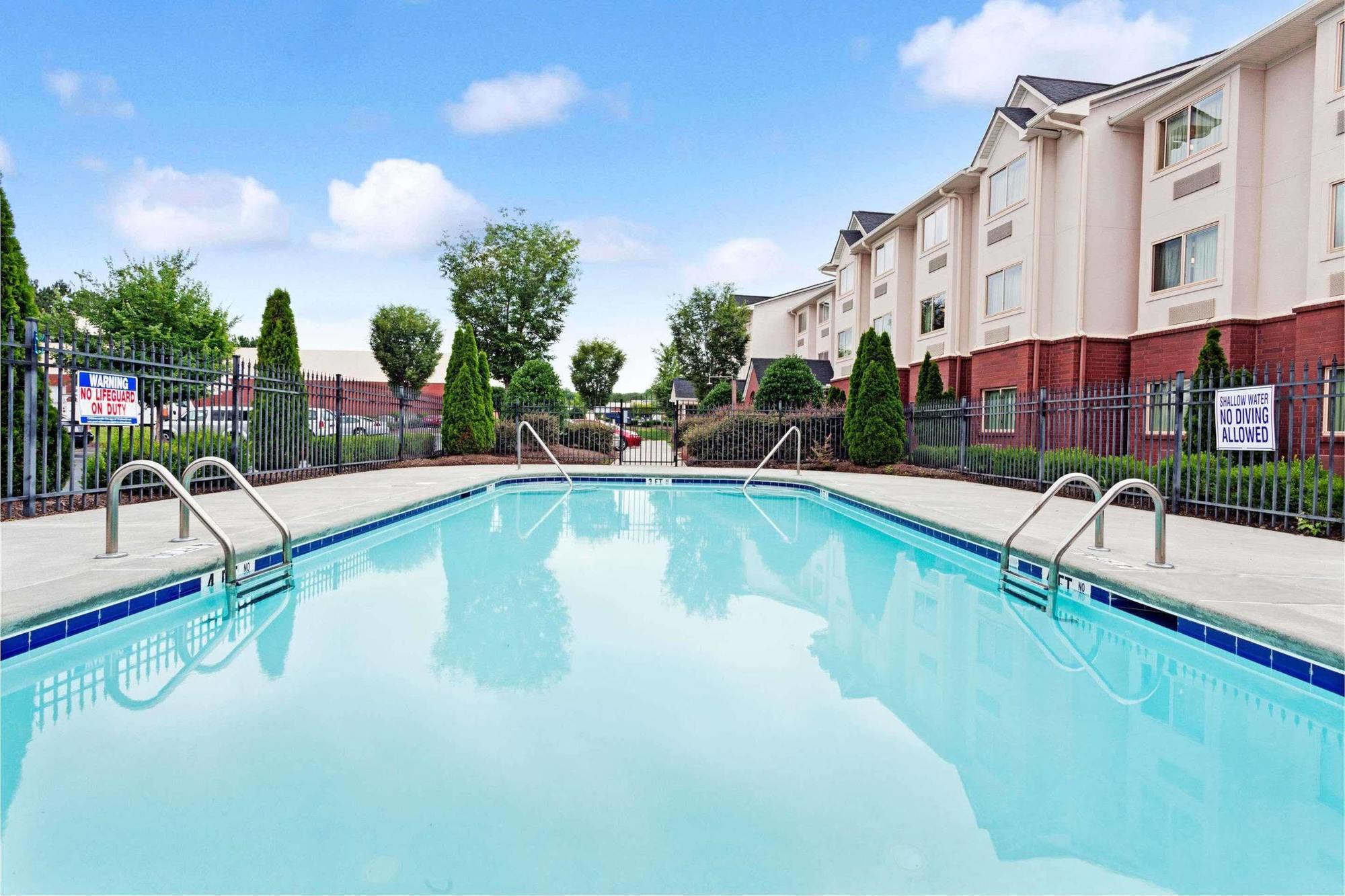 Microtel Inn & Suites By Wyndham Woodstock/Atlanta North Exteriör bild